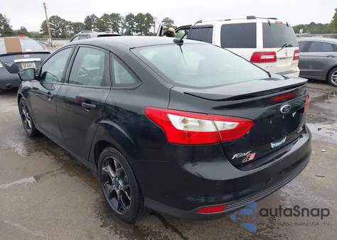 2013 Ford Focus Se z USA, uszkodzony, nr VIN 1FADP3F29DL247888